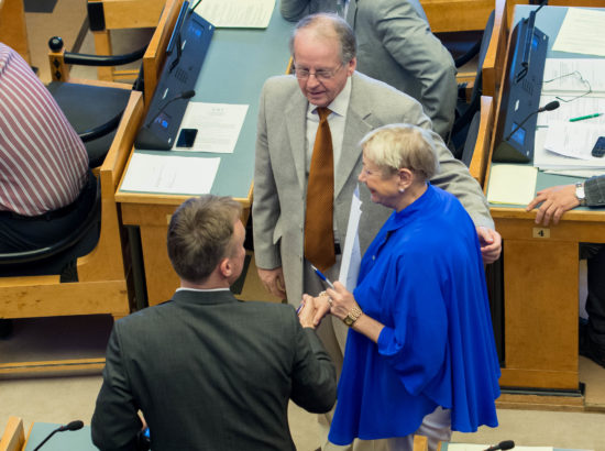 Riigikogu täiskogu istung 2. juuni 2015